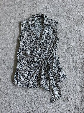 Women's Sleeveless Top